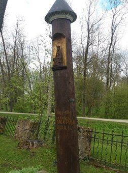 Pomnik dowódcy powstania styczniowego Antoniego Mackiewicza w Podbrzeziu
