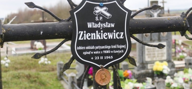 Grób żołnierza AK Władysława Zienkiewicza w Taboryszkach