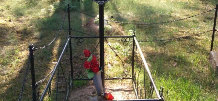 Groby żołnierzy AK Cz. Tietiańca i L. Malewskiego w Niewoniańcach