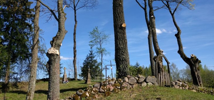 Groby ofiar NKWD w Purnuszkach